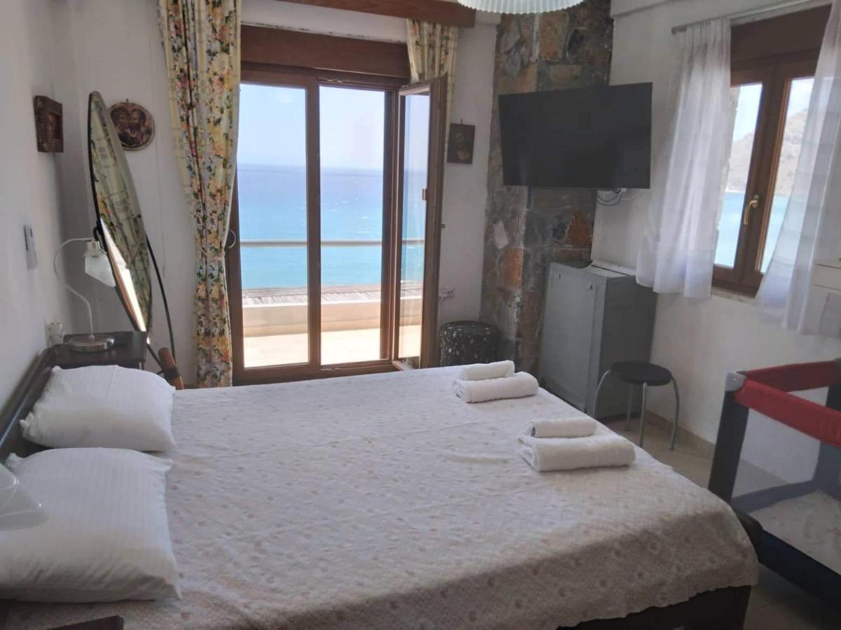 Villa Petrino Tsoútsouros Buitenkant foto