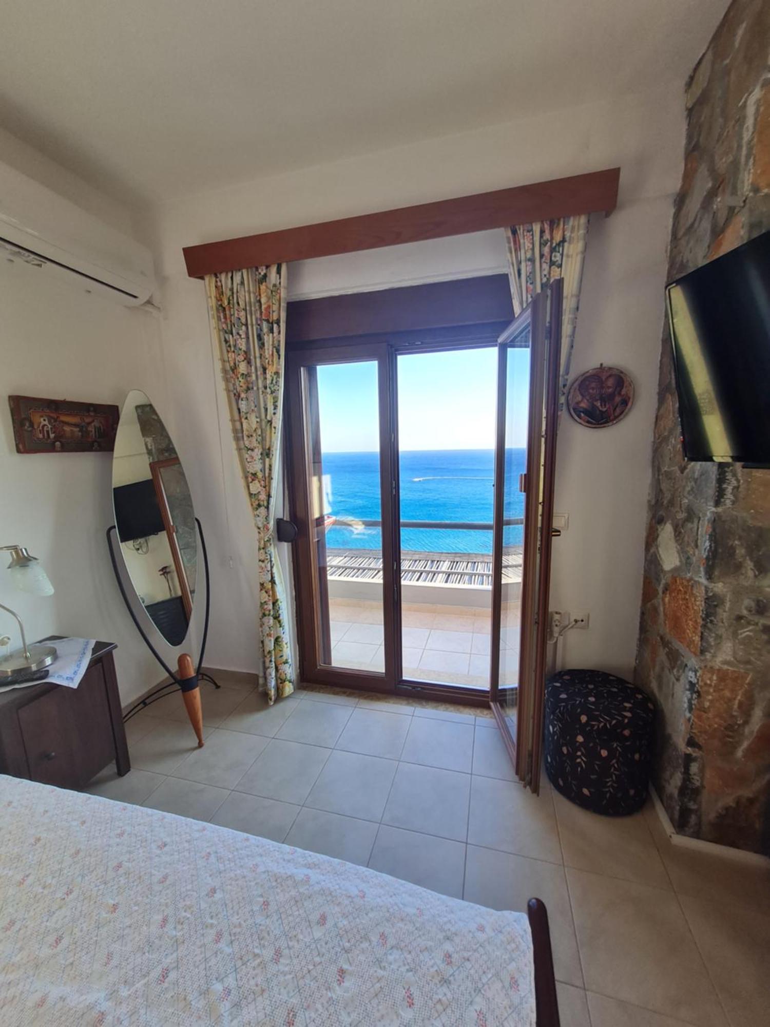 Villa Petrino Tsoútsouros Buitenkant foto